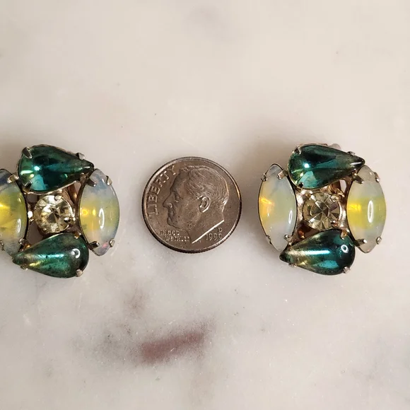 Rare 60's Schreiner Opaline Glass Clip-On Earrings Rhinestone Middle Stone 🔥 - Picture 2 of 6